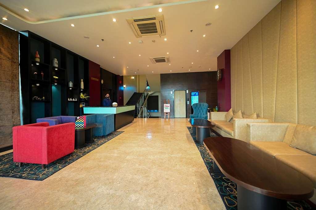Comfort Vista Hotel Lucknow